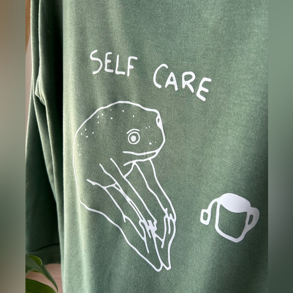 Cozy unissex sweater - Self-care 🐸
